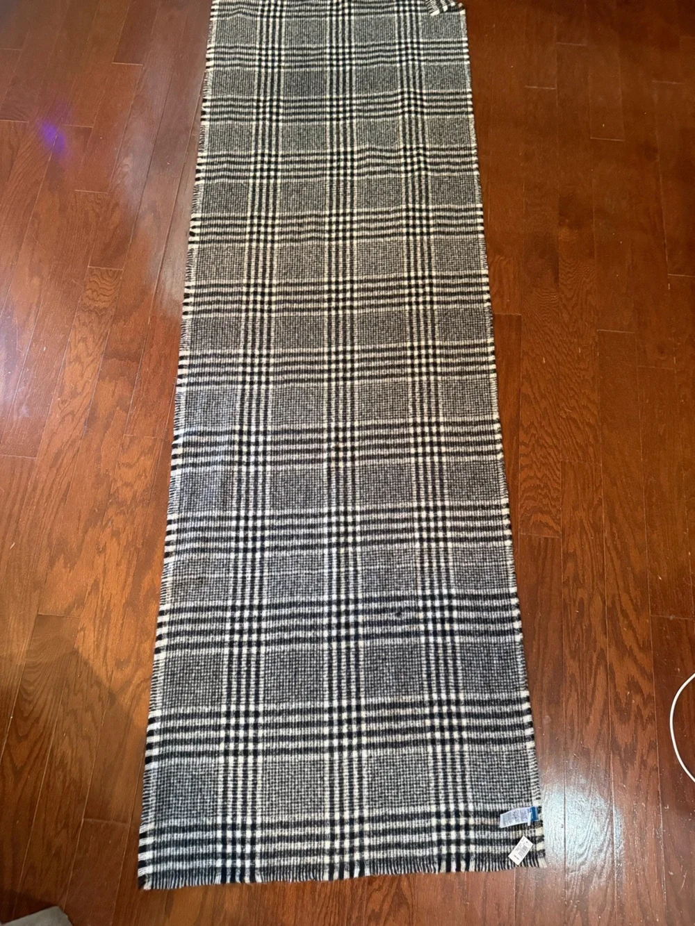 Old Navy Blanket Scarf black white plaid glen and wide variation NWT